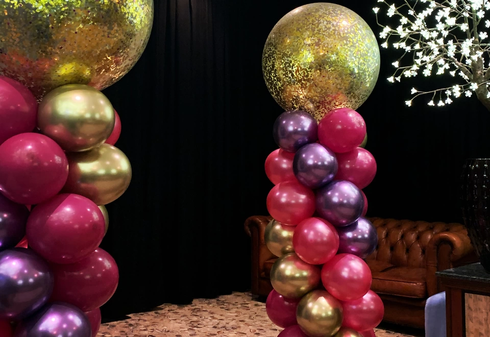 Ballonpilaar met confettitop