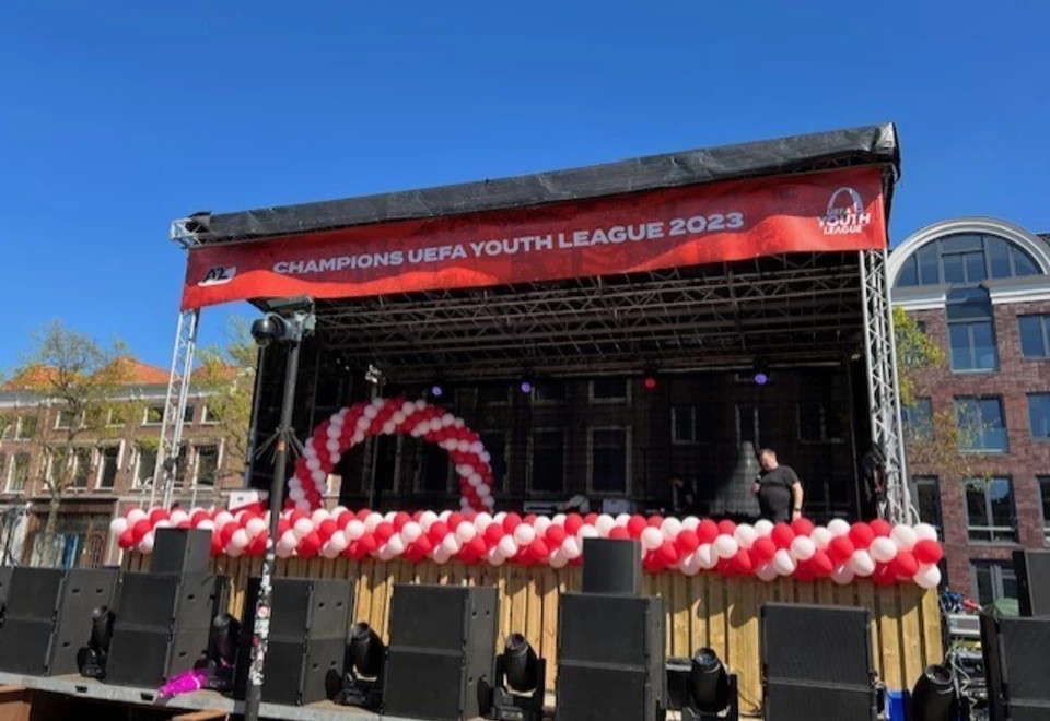 AZ huldiging jeugd